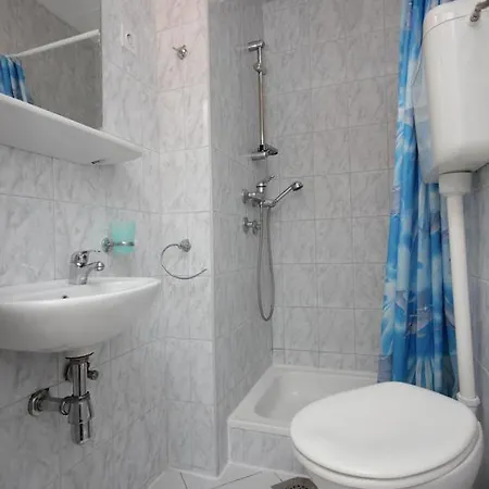 Pensionat Double Komiza 2431a 3*