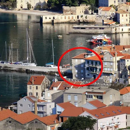 Double Komiza 2431a Pensionat 3*
